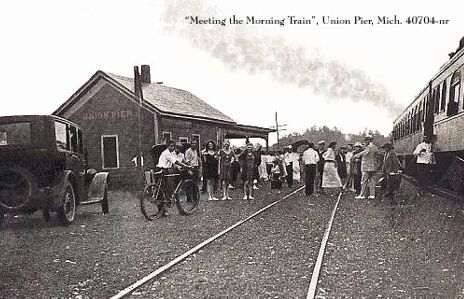 PM Union Pier Depot with train